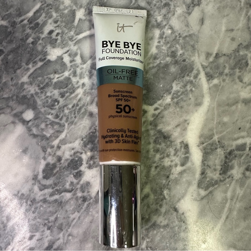 It Cosmetics Bye Bye Foundation Deep